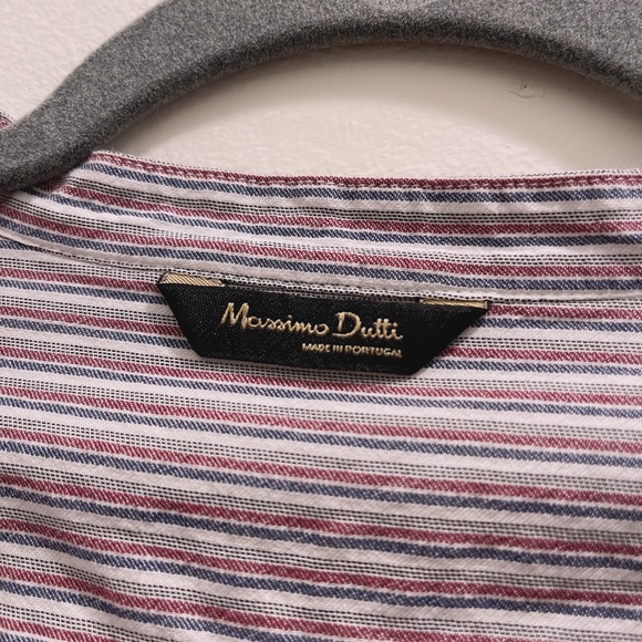 Button down - Picture 2 of 3